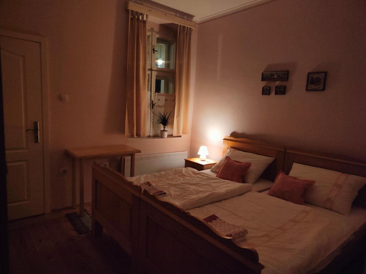 Ethno&Coffee House Tulip Bed and Breakfast Glozan Esterno foto