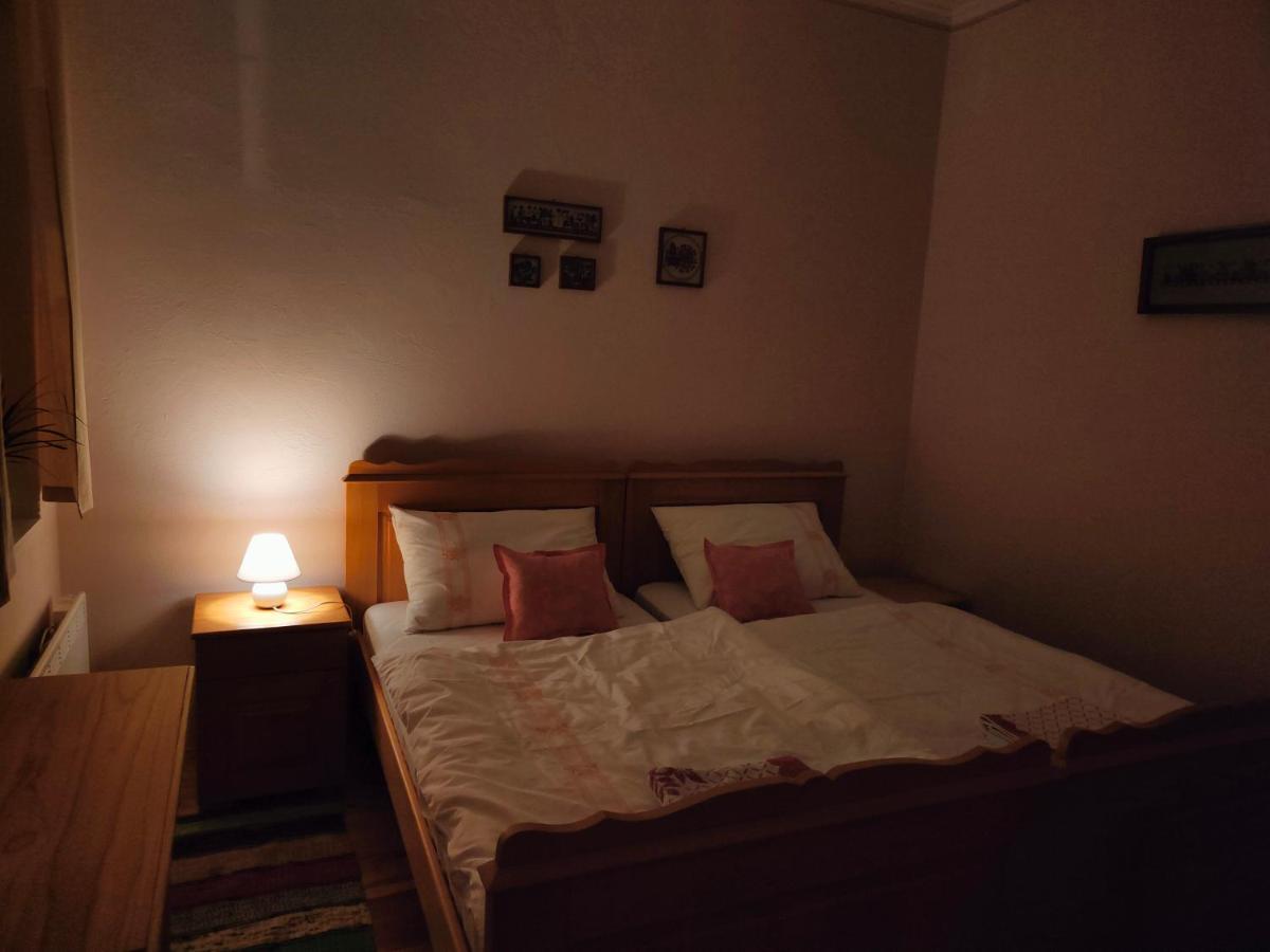 Ethno&Coffee House Tulip Bed and Breakfast Glozan Esterno foto