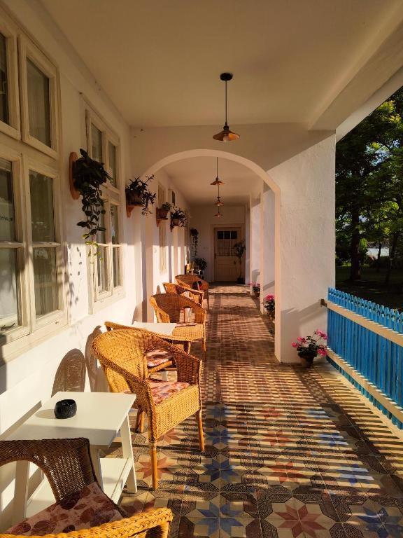 Ethno&Coffee House Tulip Bed and Breakfast Glozan Esterno foto