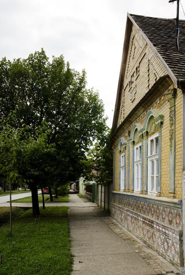 Ethno&Coffee House Tulip Bed and Breakfast Glozan Esterno foto