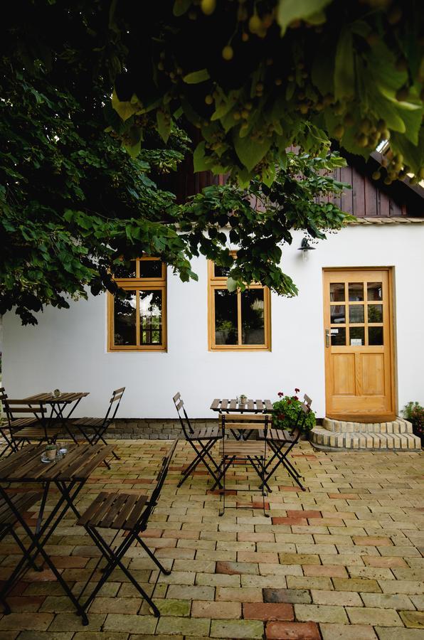 Ethno&Coffee House Tulip Bed and Breakfast Glozan Esterno foto