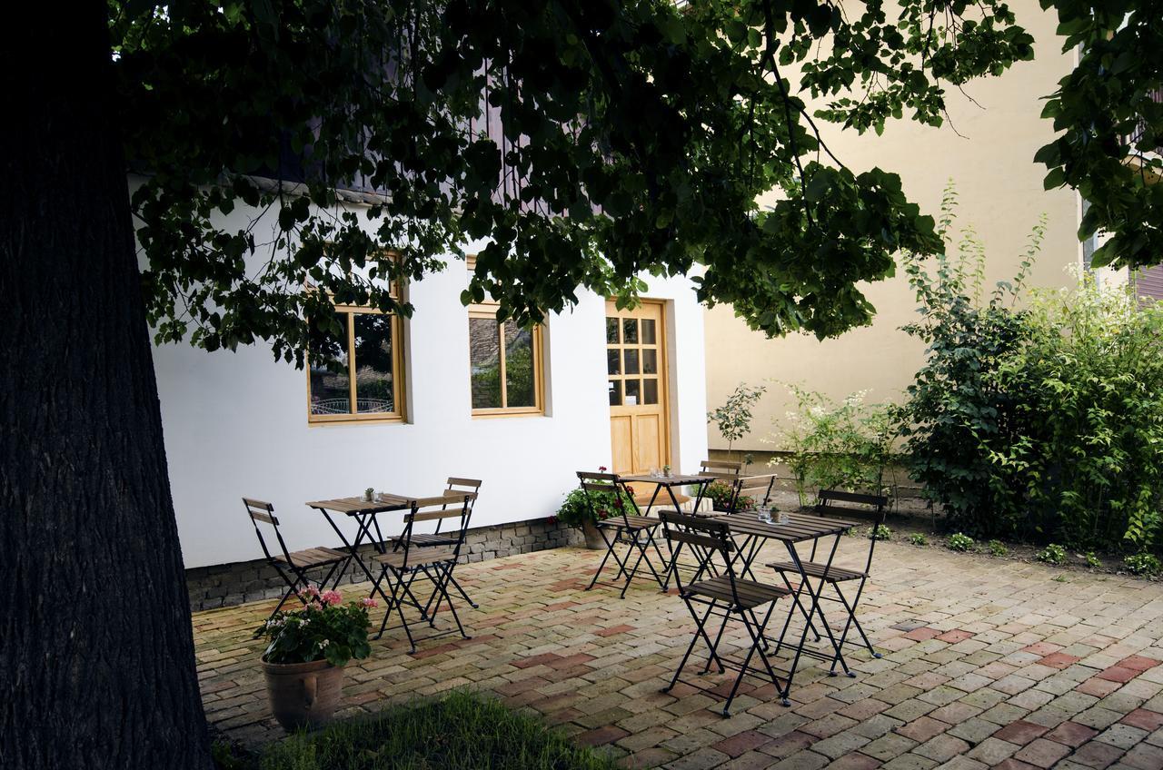 Ethno&Coffee House Tulip Bed and Breakfast Glozan Esterno foto